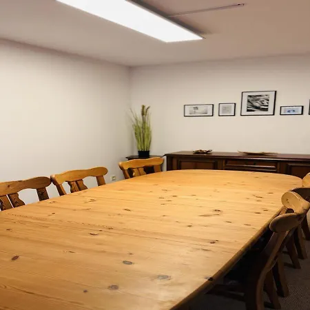 Naehe Frankfurt Fuer Monteure-gruppen Bis 10 Personen *