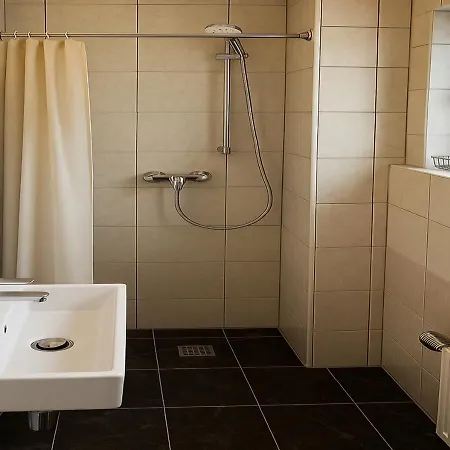 Naehe Frankfurt Fuer Monteure-gruppen Bis 10 Personen Hébergement de vacances Dietzenbach