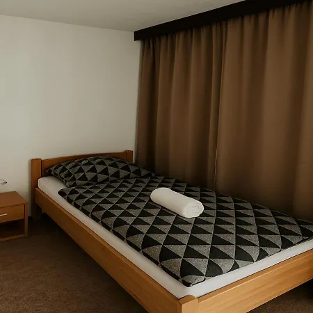 Hébergement de vacances Naehe Frankfurt Fuer Monteure-gruppen Bis 10 Personen *