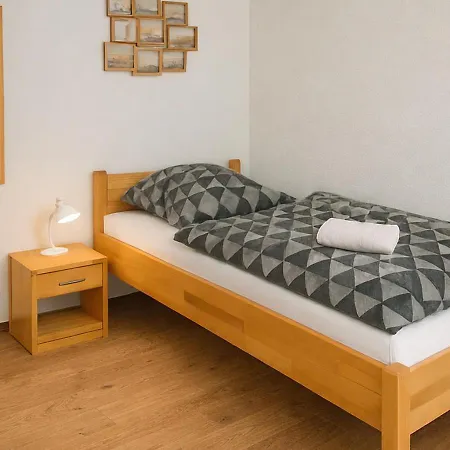 Naehe Frankfurt Fuer Monteure-gruppen Bis 9 Personen Holiday home