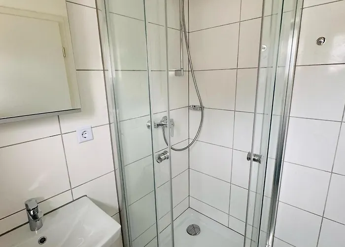 Naehe Frankfurt Fuer Monteure-gruppen Bis 10 Personen Casa de Férias *